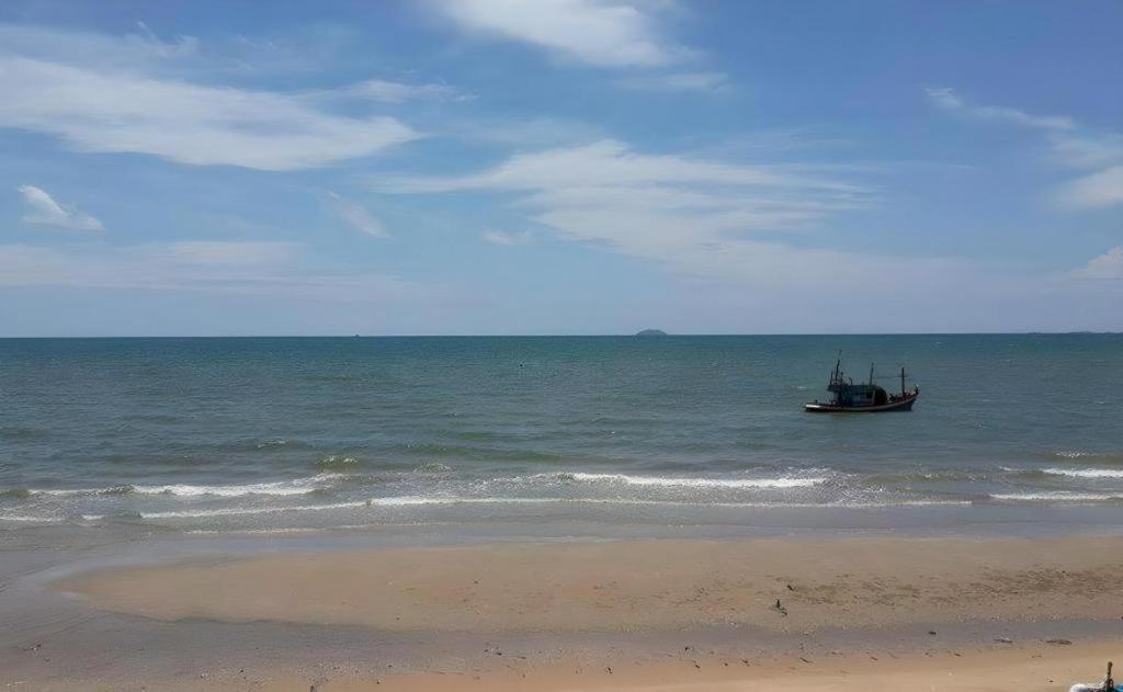 Sea Falcon On The Water Na Chom Thian Extérieur photo